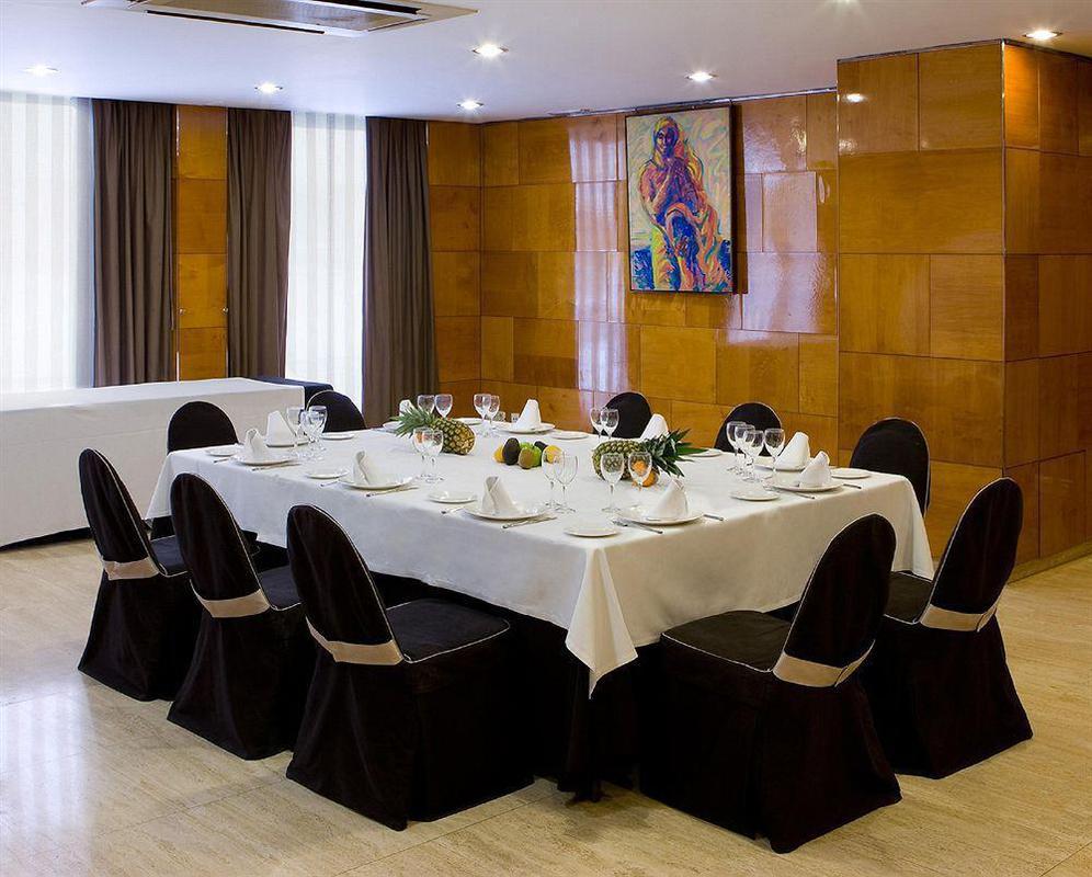 Hotel Nh Castellon Mindoro à Castellón de la Plana Restaurant photo