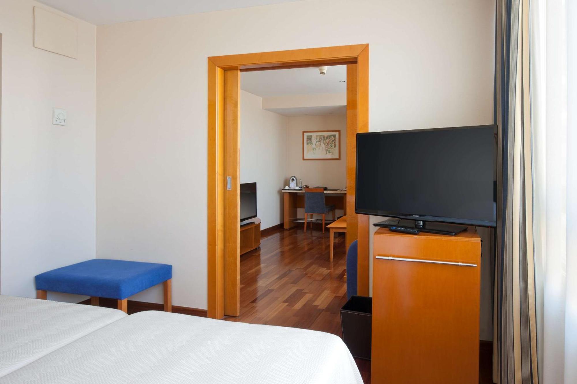 Hotel Nh Castellon Mindoro à Castellón de la Plana Extérieur photo