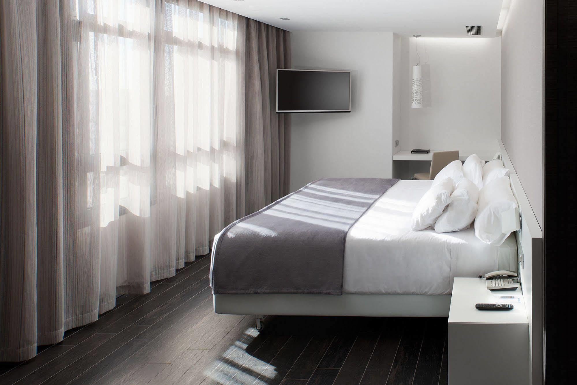 Hotel Nh Castellon Mindoro à Castellón de la Plana Extérieur photo